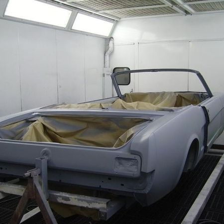Ford Mustang neu sauber lackiert
