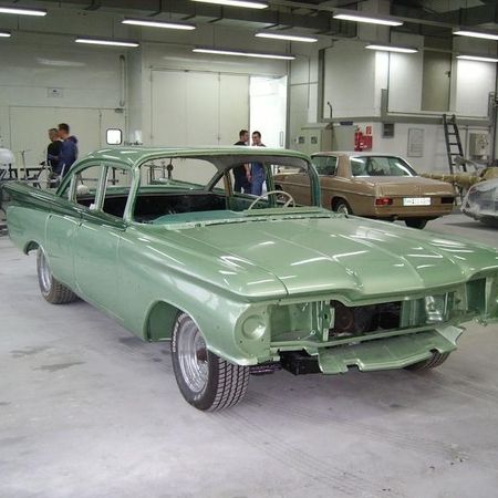 Oldsmobile 1959 im Grundgerüst.