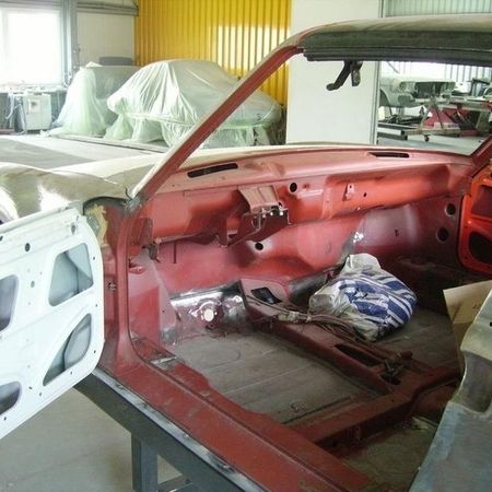Porsche 914 altes unlackiertes Innenleben vom Auto