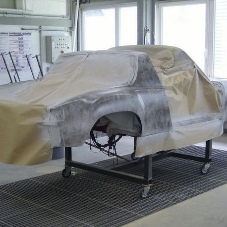 Porsche 914 Abgedeckt mit einer Plane.