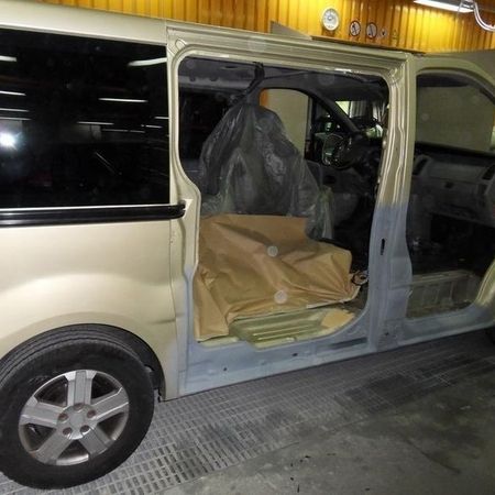 Opel Vivaro Entfernung des Innenlebens.