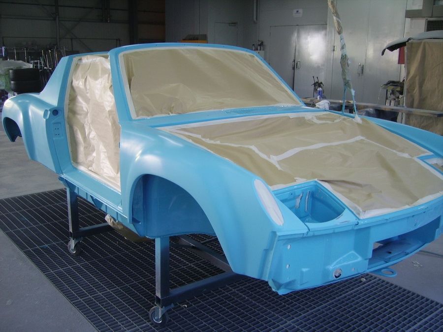 Porsche 914 Grundgerüst in hellblau von vorne.